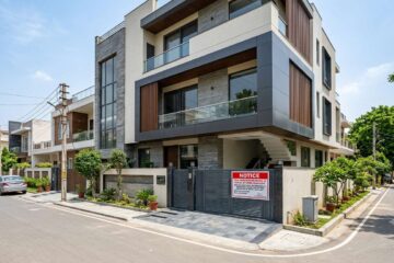 Sealing drive in Gurugram's Sushant Lok 2 & 3